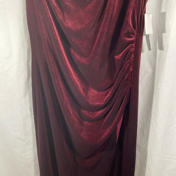 NWT $219 Betsy‎ & Adam Ruched Velvet High Slit Gown in Burgundy [SZ 16W ] - Picture 7 of 16